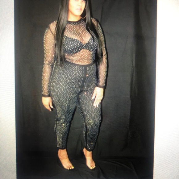 Clothes - Picture 2 of 3